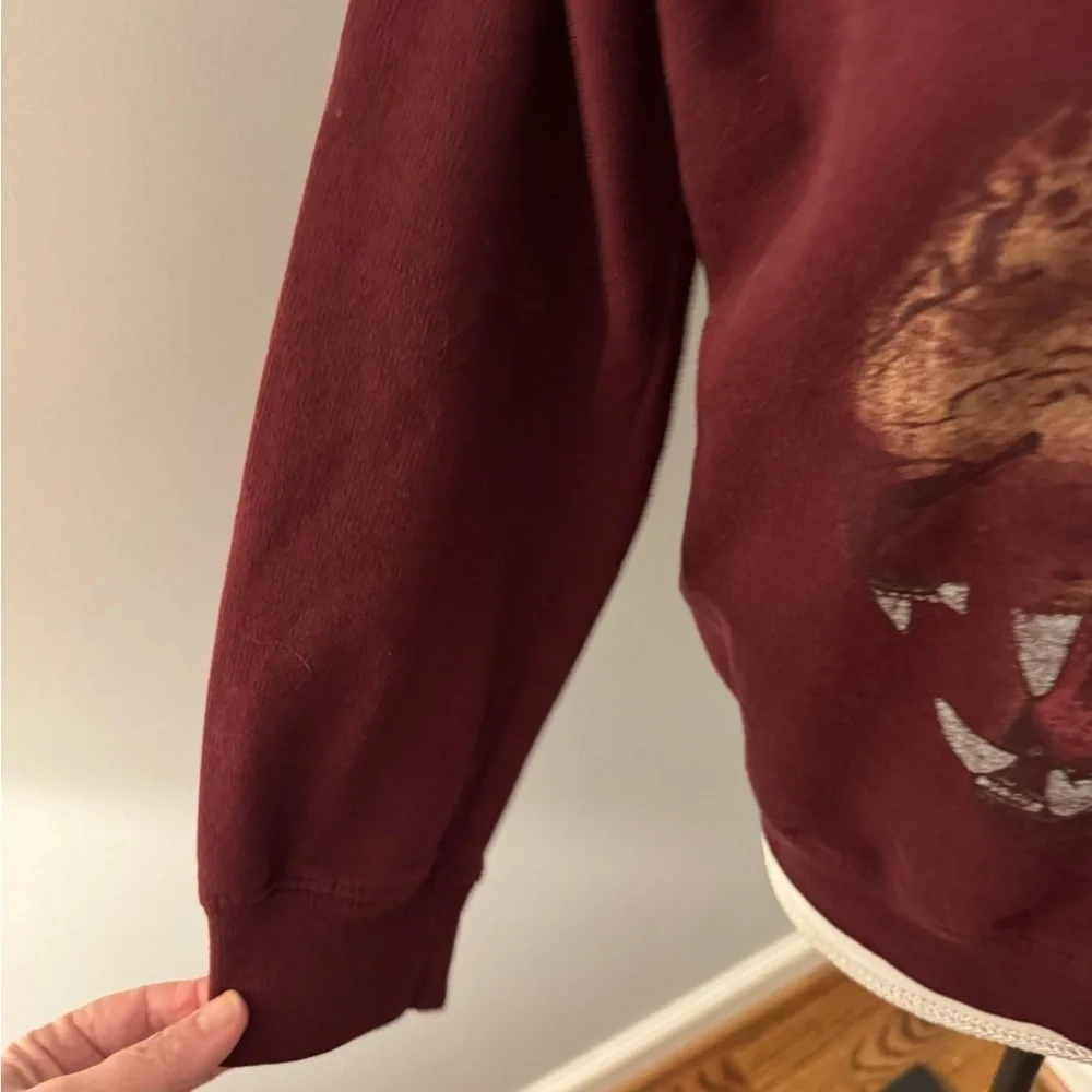 Def leopard crew neck light weighty sweatshirts. Maroon Size XS - Picture 4 of 8